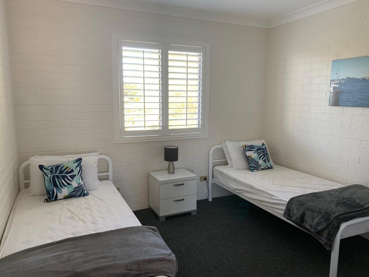 Sunny, 2-Bedroom Apartment With Pool, 200M From Caseys Beach Batehaven Exterior photo