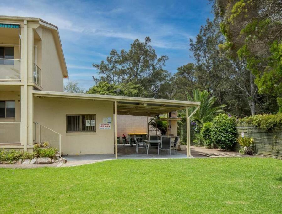 Sunny, 2-Bedroom Apartment With Pool, 200M From Caseys Beach Batehaven Exterior photo